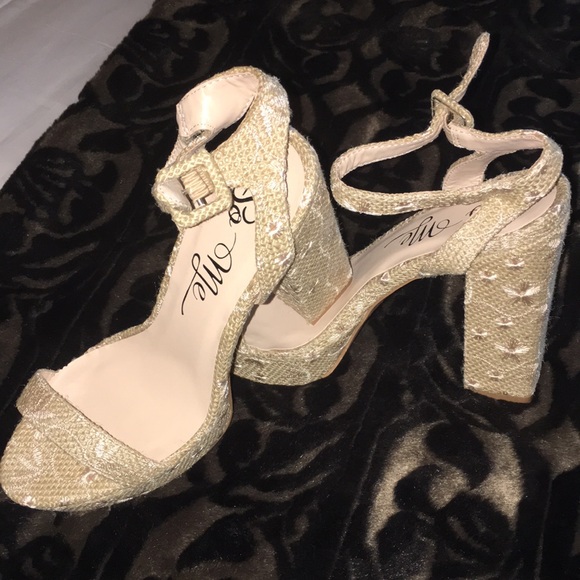 Platform High Heels - Picture 3 of 6